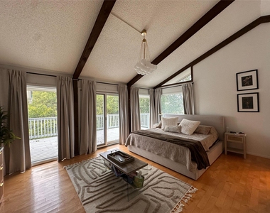 1302 Ridgecrest Dr - Photo Thumbnail 11