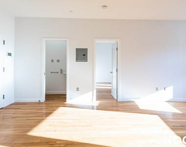 474 Grand Ave - Photo Thumbnail 6