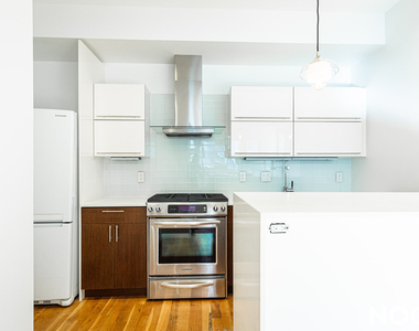 474 Grand Ave - Photo Thumbnail 12
