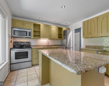2409 Hayden Drive - Photo Thumbnail 6