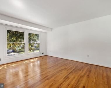 2409 Hayden Drive - Photo Thumbnail 13