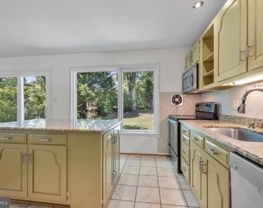 2409 Hayden Drive - Photo Thumbnail 4