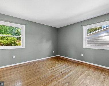 2409 Hayden Drive - Photo Thumbnail 8