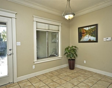 3701 Robinson Ave - Photo Thumbnail 6