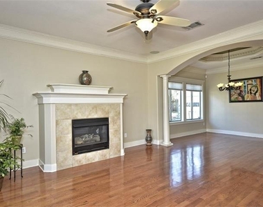 3701 Robinson Ave - Photo Thumbnail 1