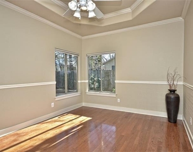 3701 Robinson Ave - Photo Thumbnail 4