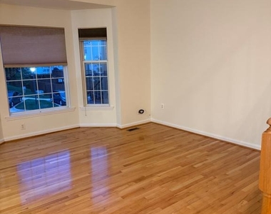 10340 Procera Drive - Photo Thumbnail 2