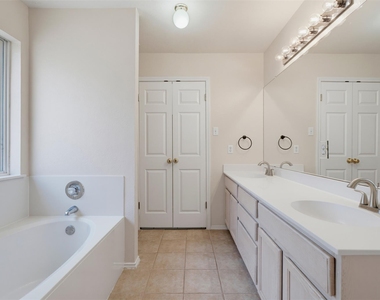 3705 Crownover St - Photo Thumbnail 15