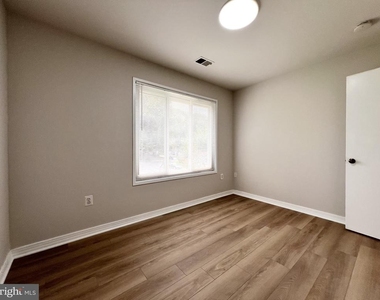 10901 Broad Green Terrace - Photo Thumbnail 26