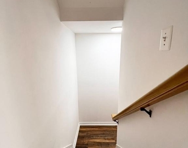 10901 Broad Green Terrace - Photo Thumbnail 37