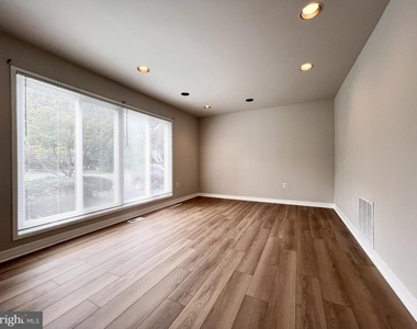 10901 Broad Green Terrace - Photo Thumbnail 4