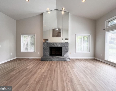 10901 Broad Green Terrace - Photo Thumbnail 11