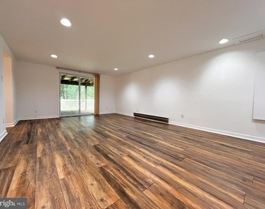 10901 Broad Green Terrace - Photo Thumbnail 43