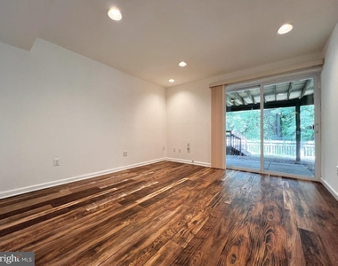 10901 Broad Green Terrace - Photo Thumbnail 38