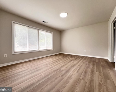 10901 Broad Green Terrace - Photo Thumbnail 22