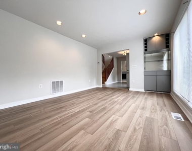 10901 Broad Green Terrace - Photo Thumbnail 9