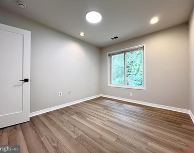 10901 Broad Green Terrace - Photo Thumbnail 30
