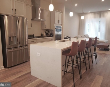16241 Connors Way - Photo Thumbnail 8