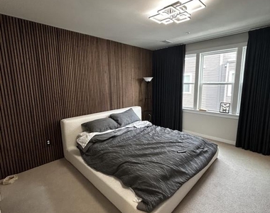 16241 Connors Way - Photo Thumbnail 12