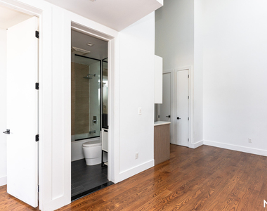 1784 Broadway - Photo Thumbnail 7
