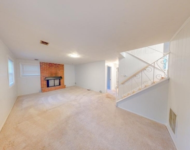 1216 Downs Drive - Photo Thumbnail 10