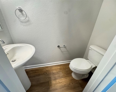3000 Chisholm Trail Rd - Photo Thumbnail 10