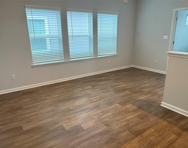 3000 Chisholm Trail Rd - Photo Thumbnail 9