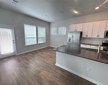 3000 Chisholm Trail Rd - Photo Thumbnail 4