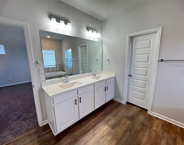 3000 Chisholm Trail Rd - Photo Thumbnail 13