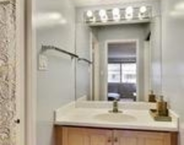 4515 Willard Avenue - Photo Thumbnail 22