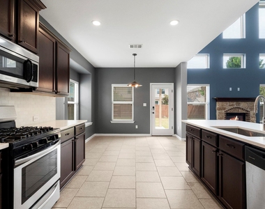8525 Reggio St - Photo Thumbnail 8