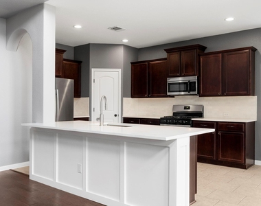 8525 Reggio St - Photo Thumbnail 6