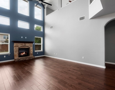 8525 Reggio St - Photo Thumbnail 4