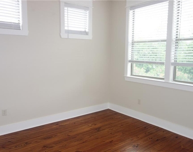 8318 Bowling Green Dr - Photo Thumbnail 8