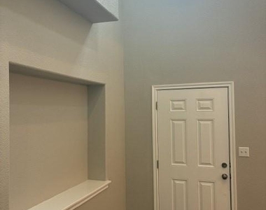 19013 Scoria Dr - Photo Thumbnail 2