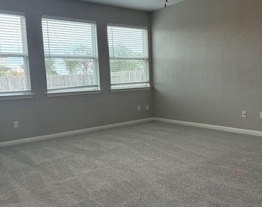 19013 Scoria Dr - Photo Thumbnail 6