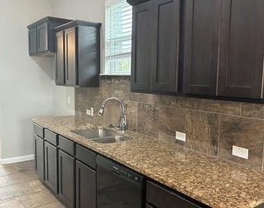 19013 Scoria Dr - Photo Thumbnail 7