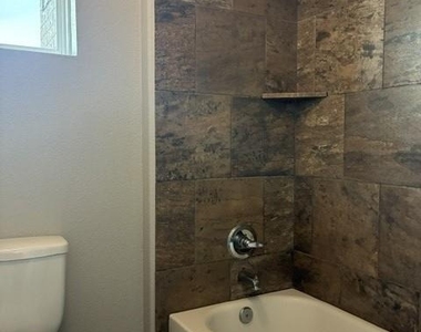 19013 Scoria Dr - Photo Thumbnail 19