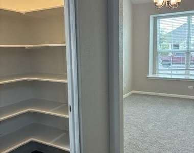 19013 Scoria Dr - Photo Thumbnail 9