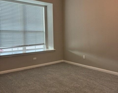 19013 Scoria Dr - Photo Thumbnail 3