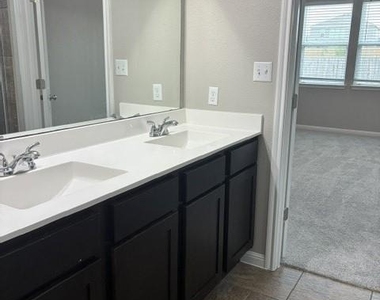 19013 Scoria Dr - Photo Thumbnail 13