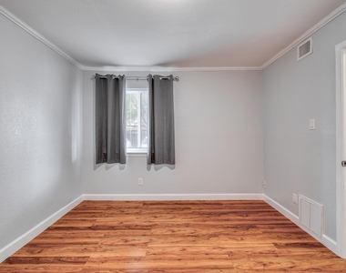 8210 Bent Tree Rd - Photo Thumbnail 16