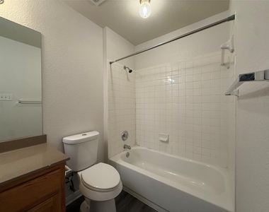 8713 Talyne Chaise Cir - Photo Thumbnail 8