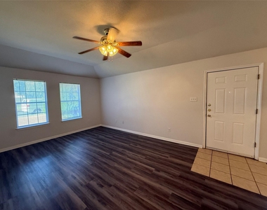 8713 Talyne Chaise Cir - Photo Thumbnail 1