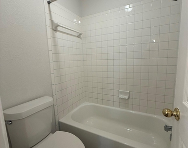 8713 Talyne Chaise Cir - Photo Thumbnail 9