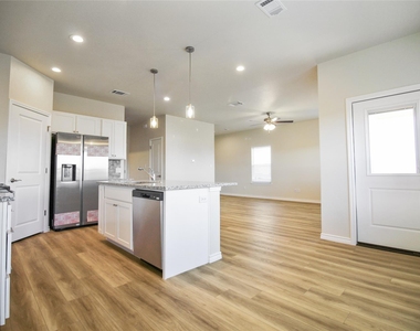 514 War Adminral Dr - Photo Thumbnail 8