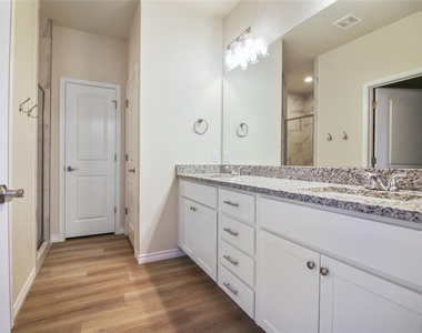 514 War Adminral Dr - Photo Thumbnail 16