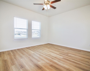 514 War Adminral Dr - Photo Thumbnail 14