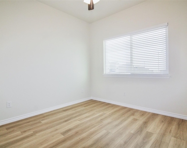 514 War Adminral Dr - Photo Thumbnail 22
