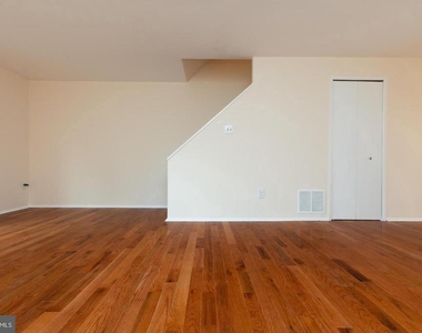 9752 Early Spring Way - Photo Thumbnail 6